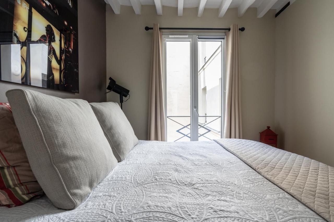 Room In Apartment - Cosy Place In The Hear Of 파리 외부 사진